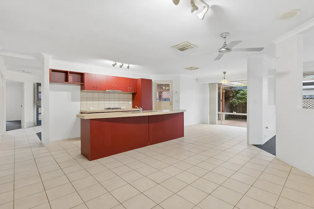 11 Chantilly Circuit, Meadow Springs, WA, 6210 - Image 1