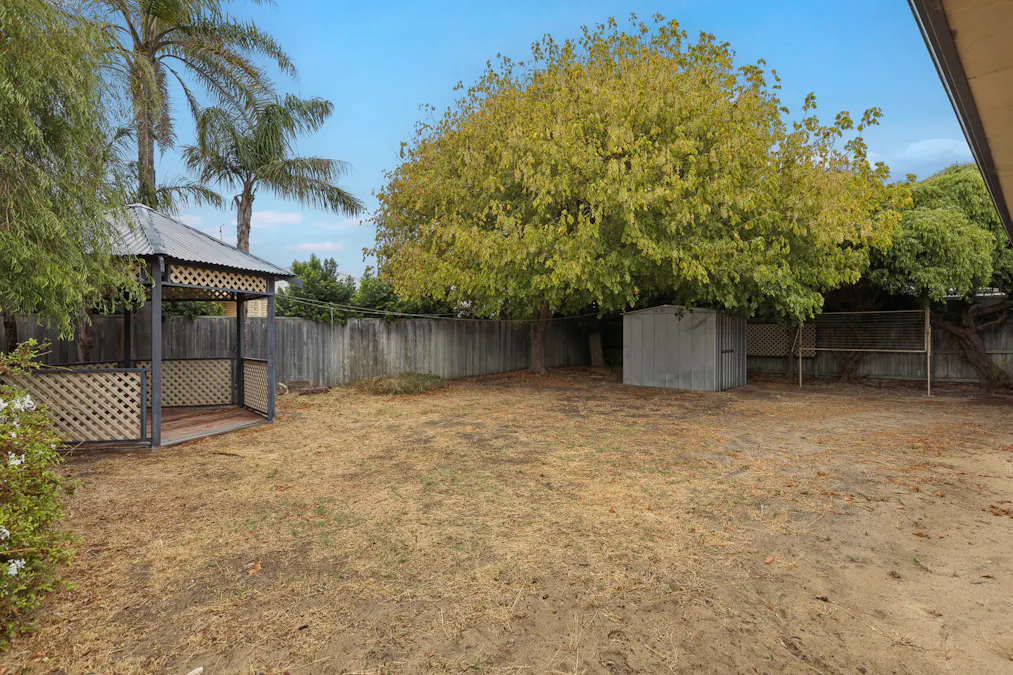 11 Chantilly Circuit, Meadow Springs, WA, 6210 - Image 15