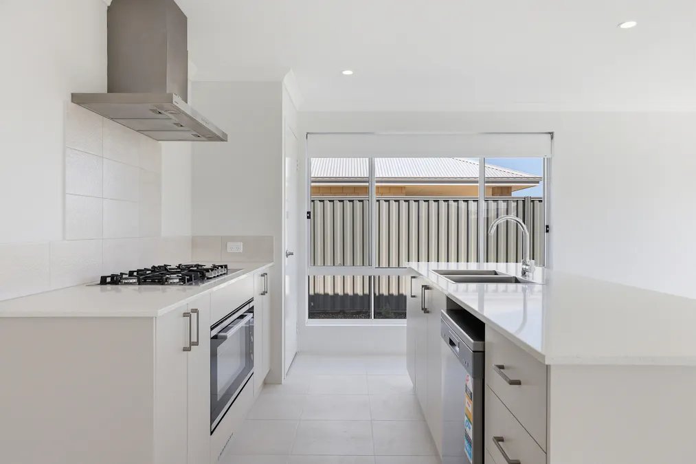 6 Tangelo Grove, South Yunderup, WA, 6208 - Image 2