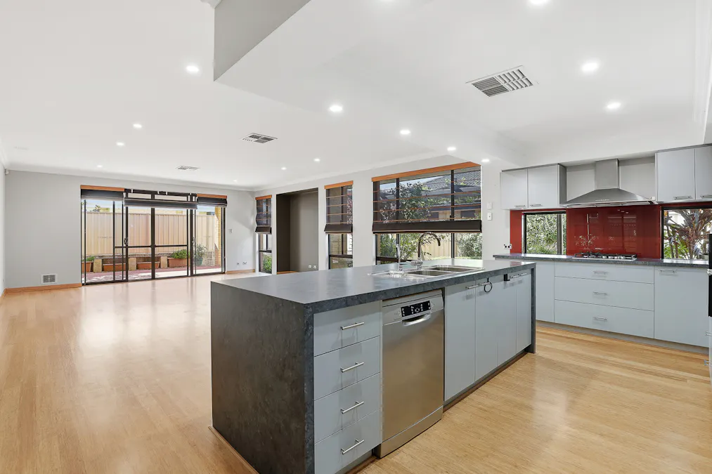 14 Shelduck Way, Dudley Park, WA, 6210 - Image 2