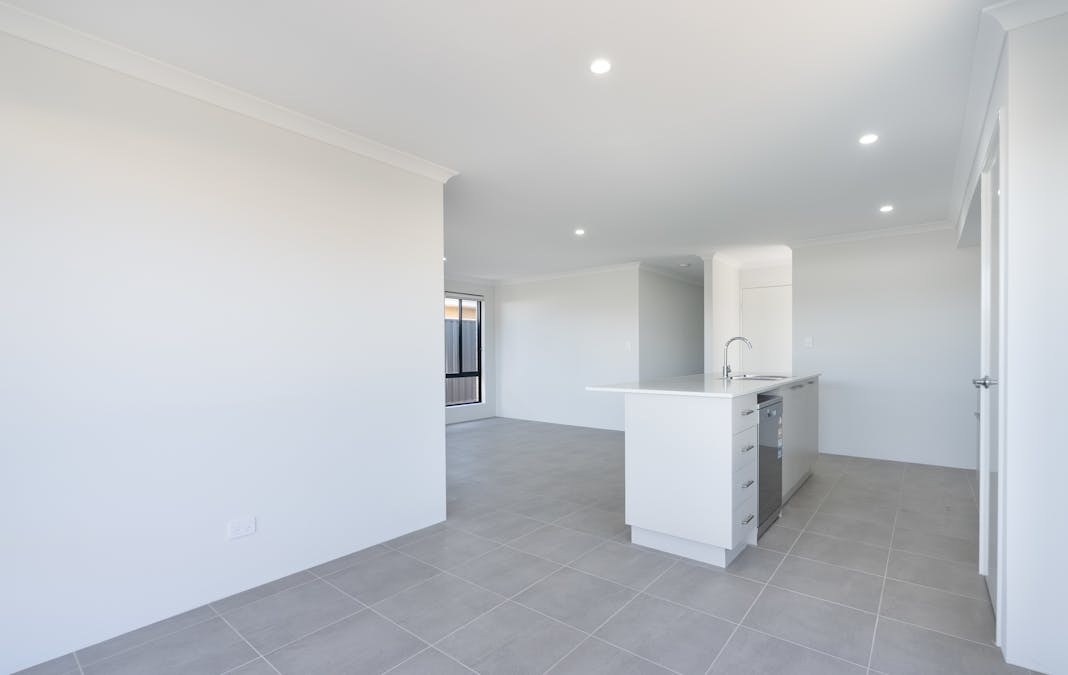 9 Swanson Loop, Coodanup, WA, 6210 - Image 4