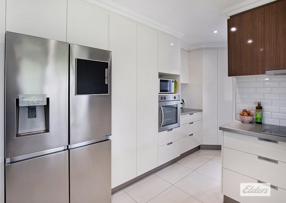 19 Crendon Street, Emerald, QLD, 4720 - Image 4