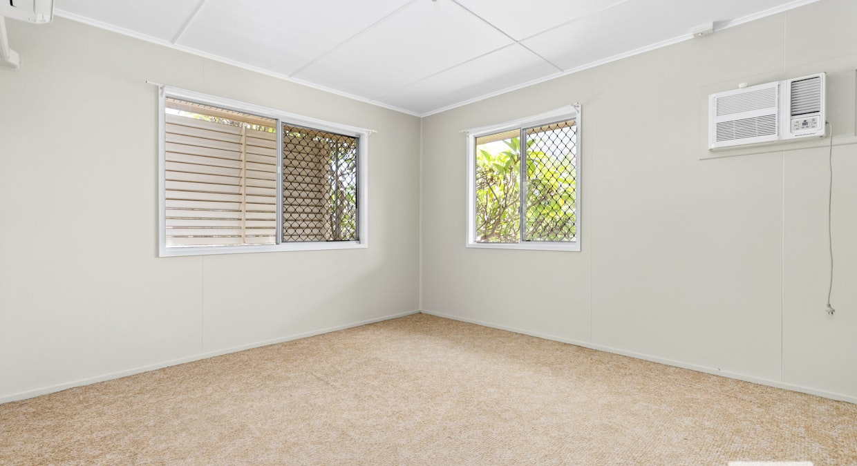 10 Campbell Street, Emerald, QLD, 4720 - Image 14