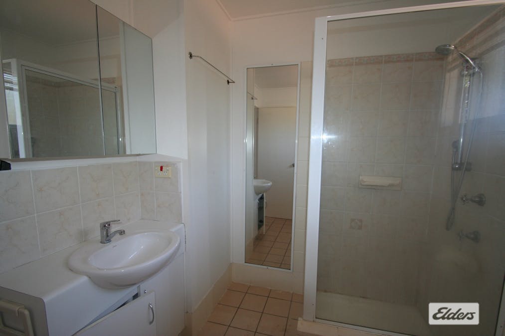 4 Dearden Place, Emerald, QLD, 4720 - Image 6
