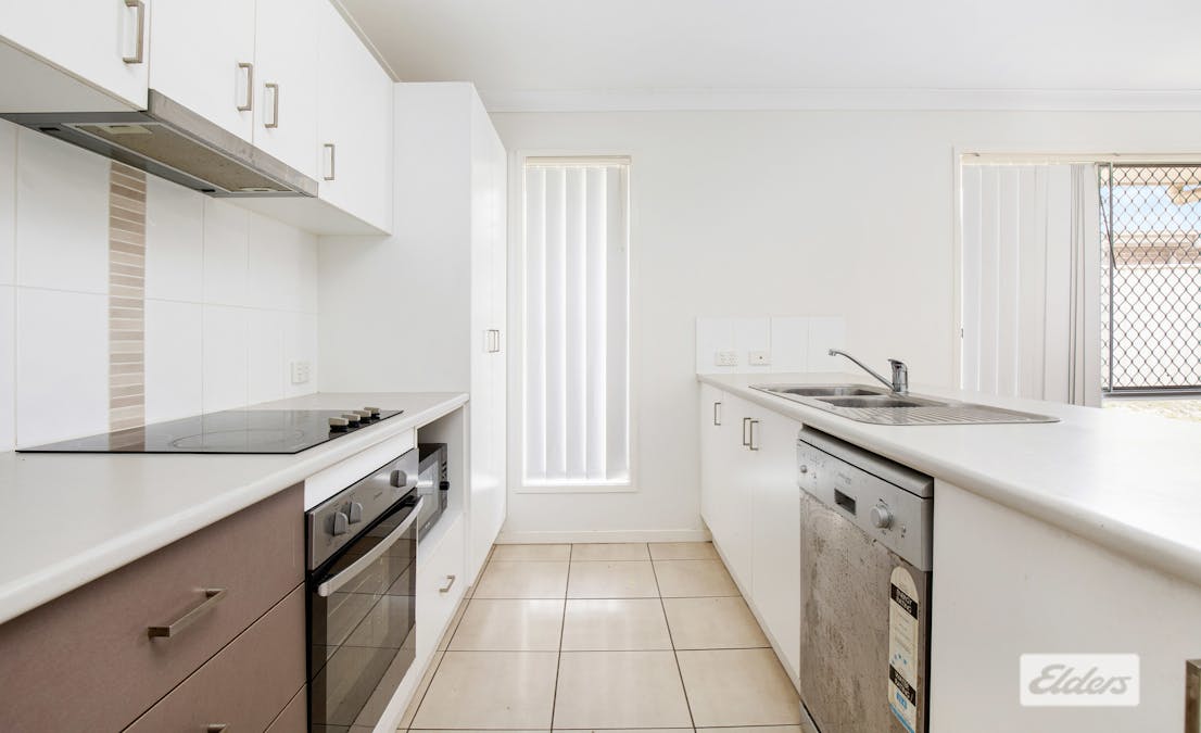 7 Windermere Street, Emerald, QLD, 4720 - Image 2