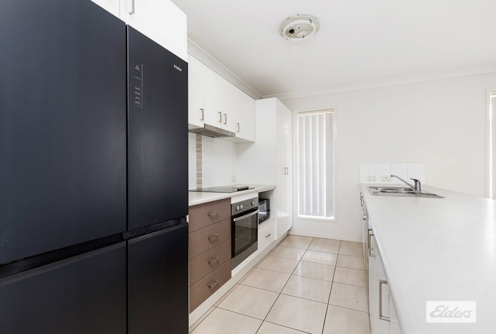 7 Windermere Street, Emerald, QLD, 4720 - Image 3