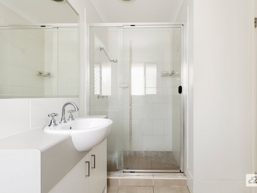 7 Windermere Street, Emerald, QLD, 4720 - Image 10