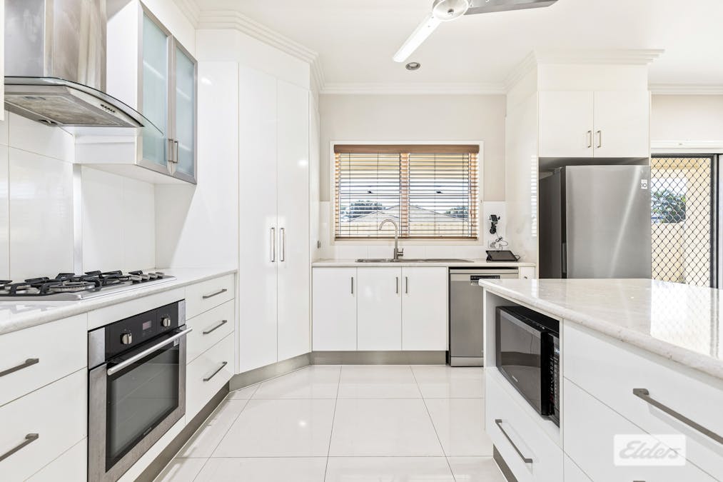 1 & 2/14 Coldstream Street, Emerald, QLD, 4720 - Image 9
