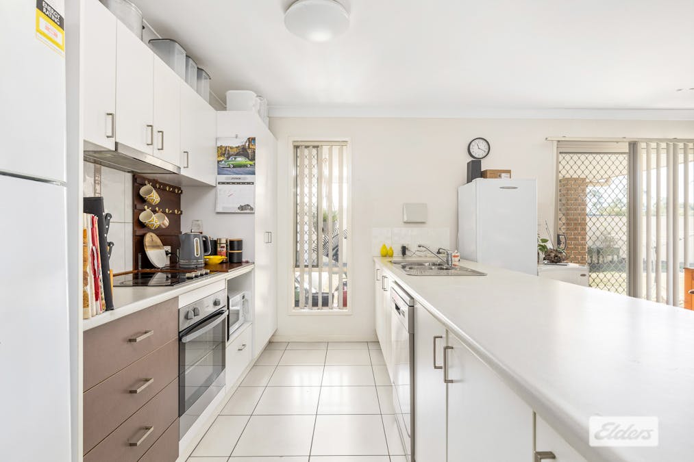 31 Lakeside Drive, Emerald, QLD, 4720 - Image 4