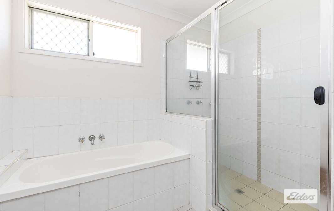 16 Suncrest Street, Emerald, QLD, 4720 - Image 15