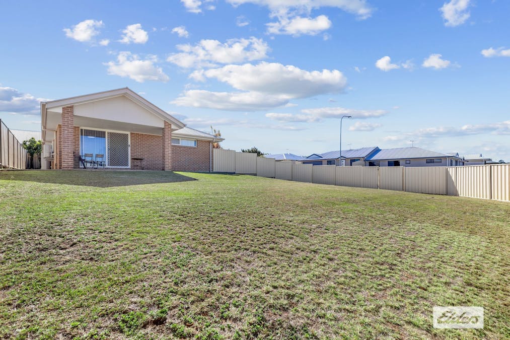 16 Suncrest Street, Emerald, QLD, 4720 - Image 19