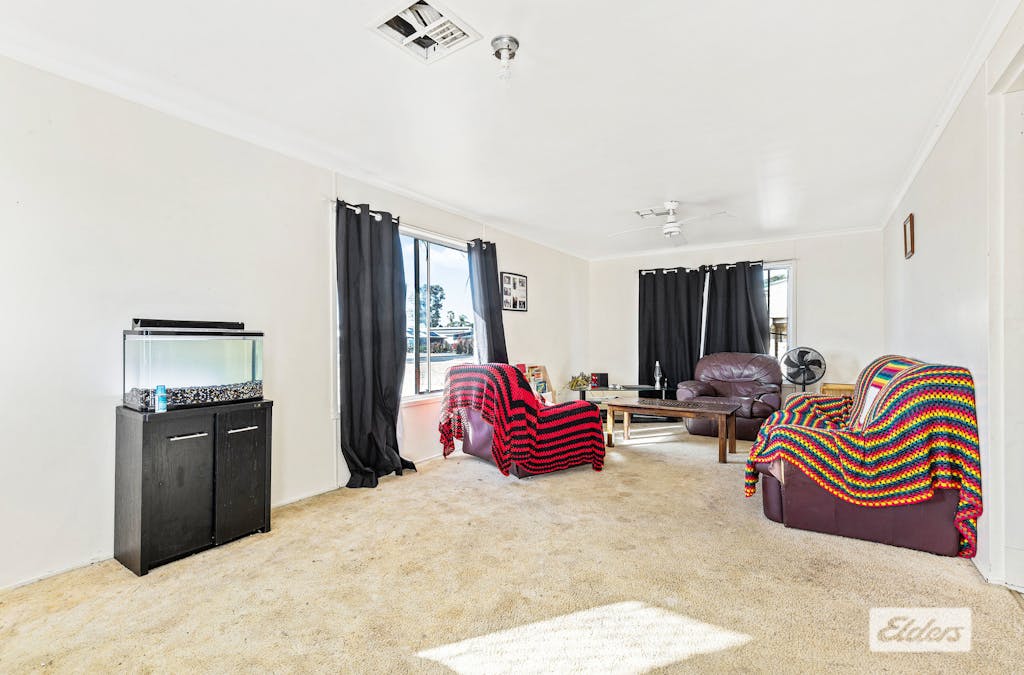 145 Opal Street, Emerald, QLD, 4720 - Image 8