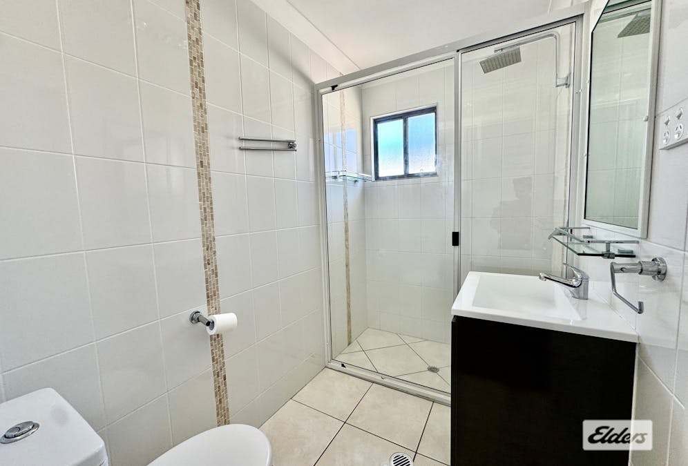 4/9 Cypress Drive, Emerald, QLD, 4720 - Image 8