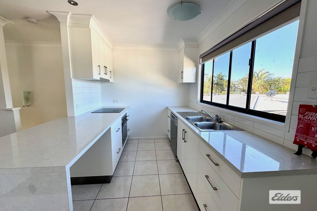 4/9 Cypress Drive, Emerald, QLD, 4720 - Image 3