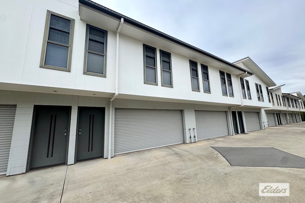 2/9 Cypress Drive, Emerald, QLD, 4720 - Image 1