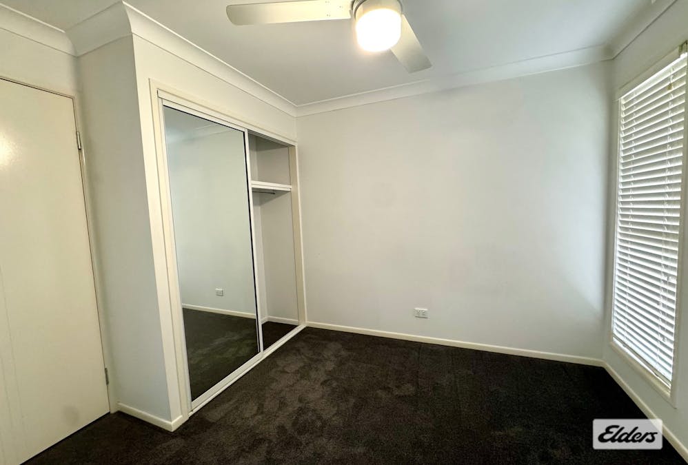 2/9 Cypress Drive, Emerald, QLD, 4720 - Image 4