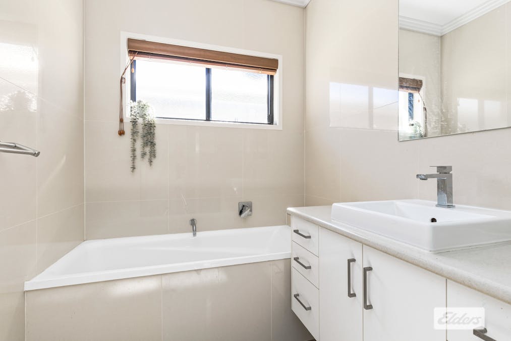 B/14 Coldstream Street, Emerald, QLD, 4720 - Image 5