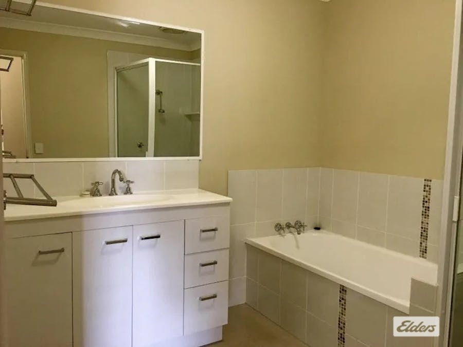 3/24 Riverview Street, Emerald, QLD, 4720 - Image 4