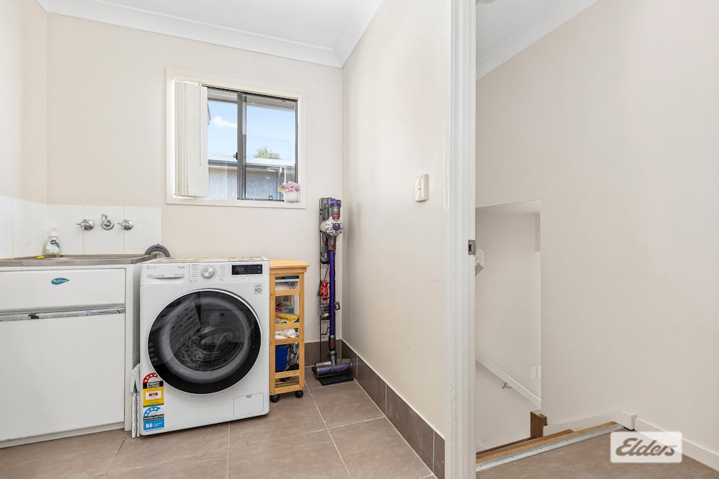15 Ivers Place, Emerald, QLD, 4720 - Image 13