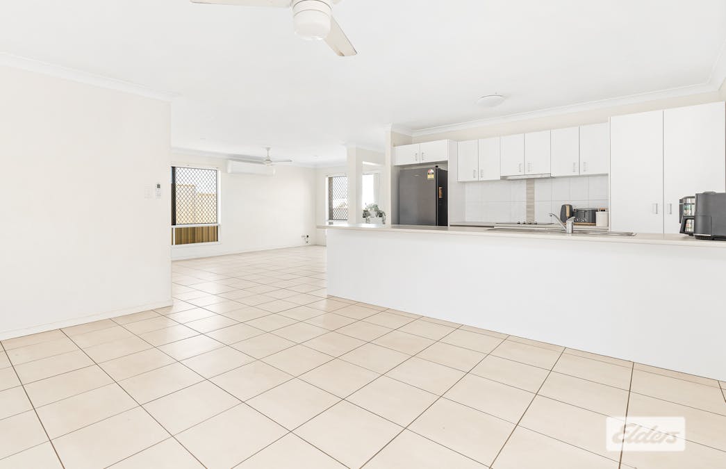 14 Scenic Drive, Emerald, QLD, 4720 - Image 6