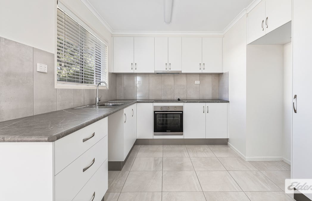 82 Braeside Road, Emerald, QLD, 4720 - Image 2
