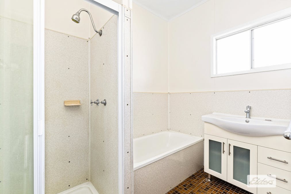 123 Harris Street, Emerald, QLD, 4720 - Image 12