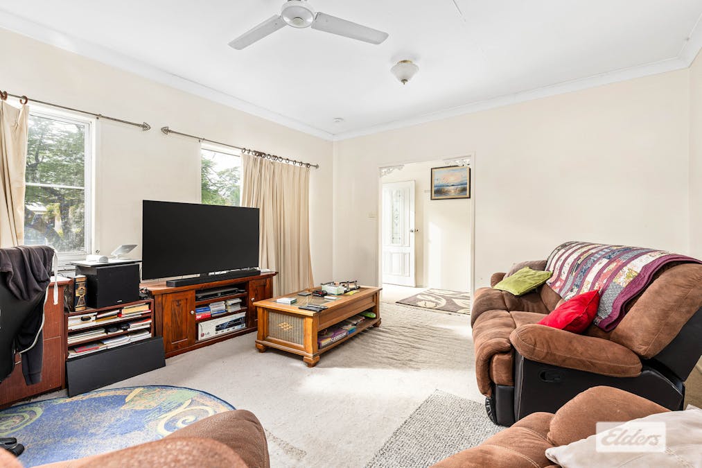 12 Pryor Place, Emerald, QLD, 4720 - Image 5