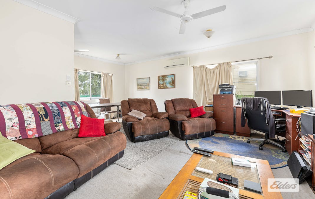 12 Pryor Place, Emerald, QLD, 4720 - Image 6