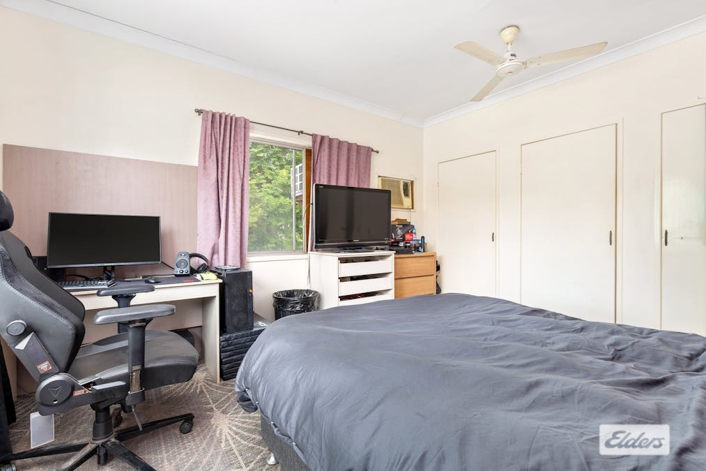 12 Pryor Place, Emerald, QLD, 4720 - Image 10