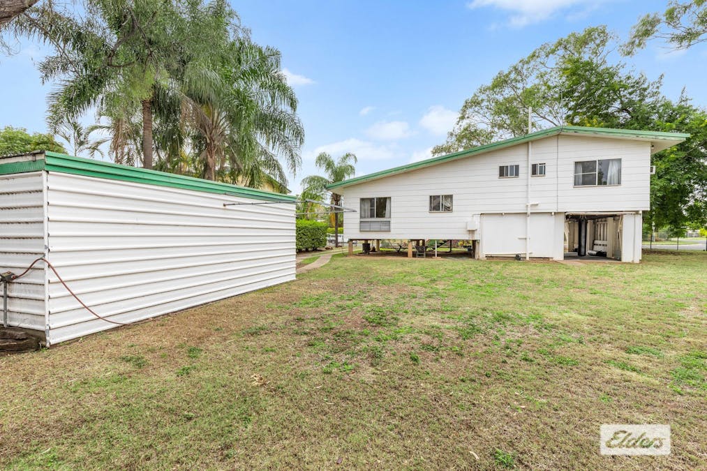 12 Pryor Place, Emerald, QLD, 4720 - Image 17