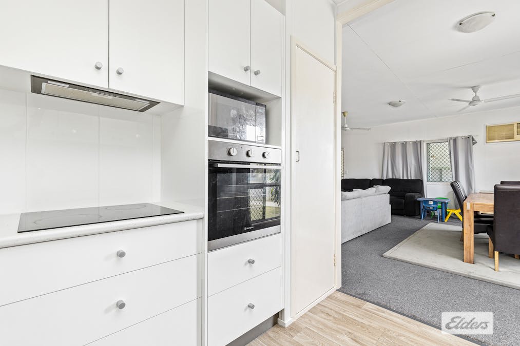 17 Pryor Place, Emerald, QLD, 4720 - Image 3