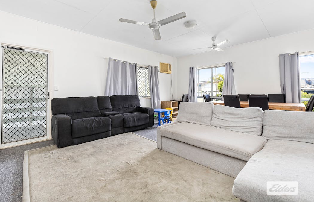17 Pryor Place, Emerald, QLD, 4720 - Image 4