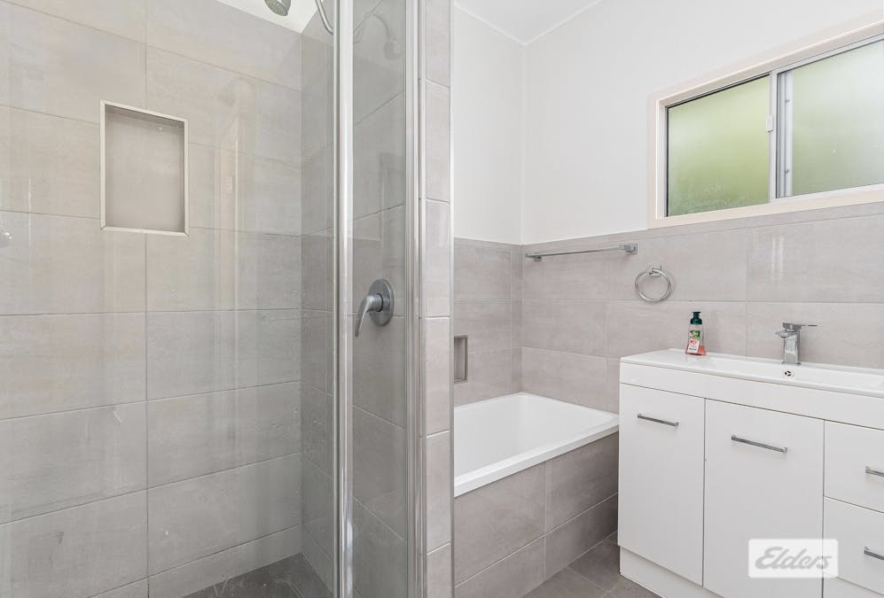 17 Pryor Place, Emerald, QLD, 4720 - Image 11