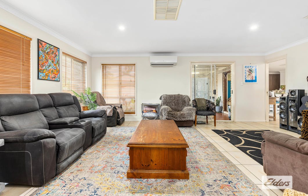 7 Skelton Place, Emerald, QLD, 4720 - Image 7