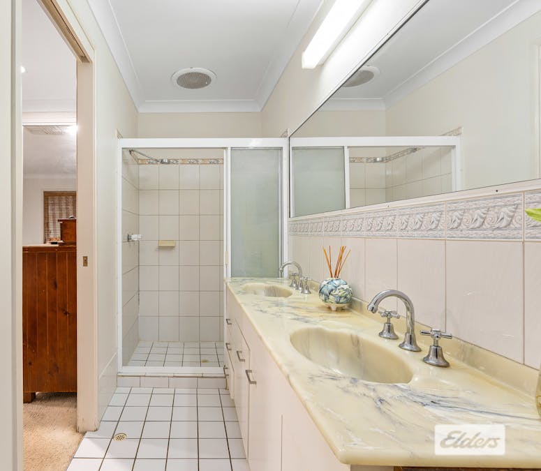 7 Skelton Place, Emerald, QLD, 4720 - Image 12