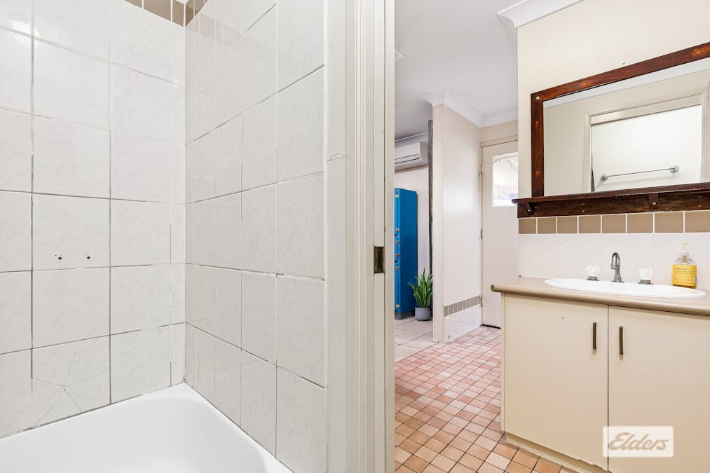 7 Skelton Place, Emerald, QLD, 4720 - Image 18