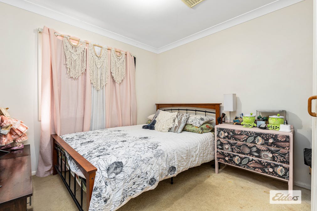 7 Skelton Place, Emerald, QLD, 4720 - Image 16