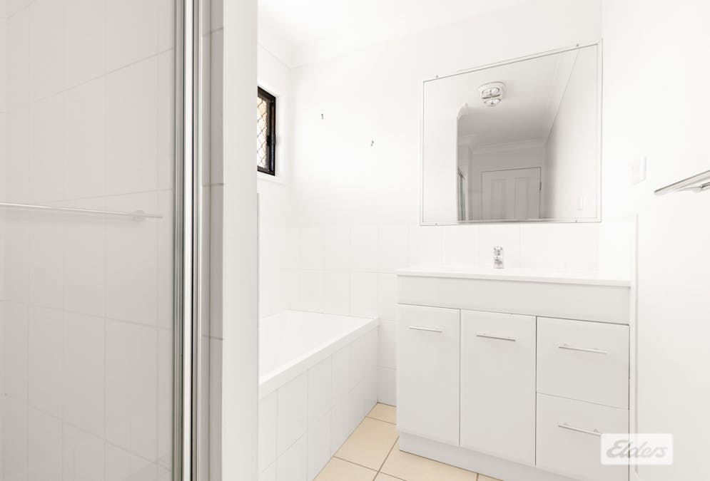 52 Mayfair Drive, Emerald, QLD, 4720 - Image 14