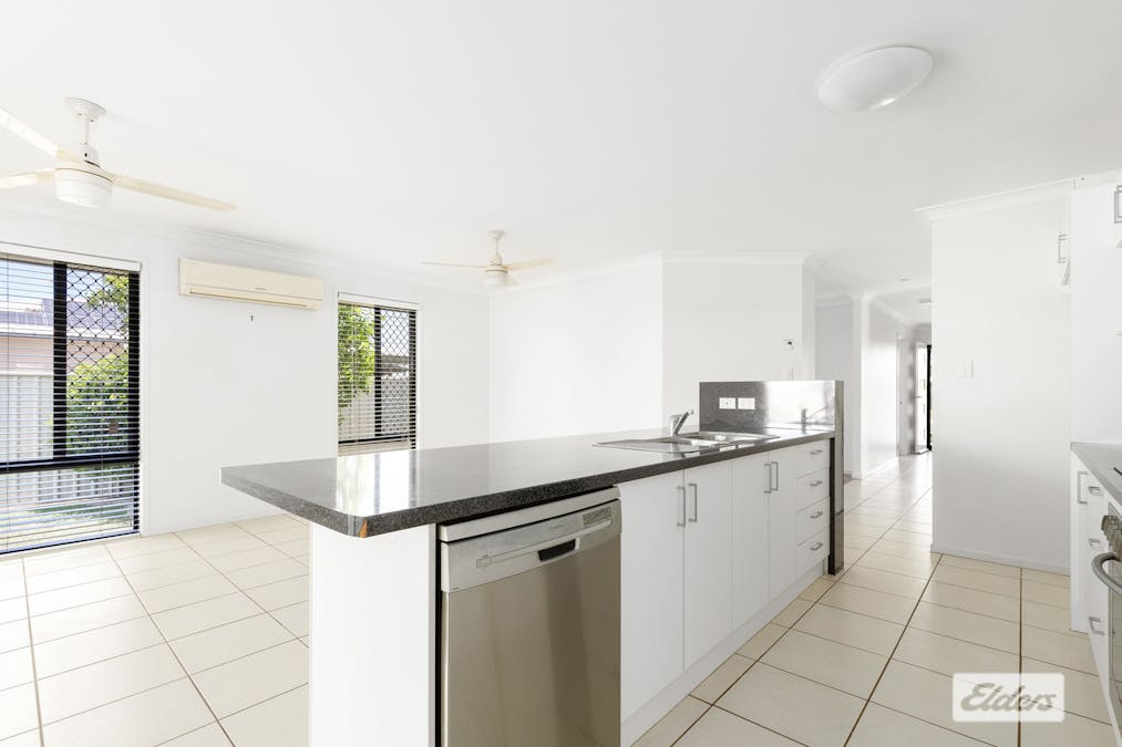 52 Mayfair Drive, Emerald, QLD, 4720 - Image 3
