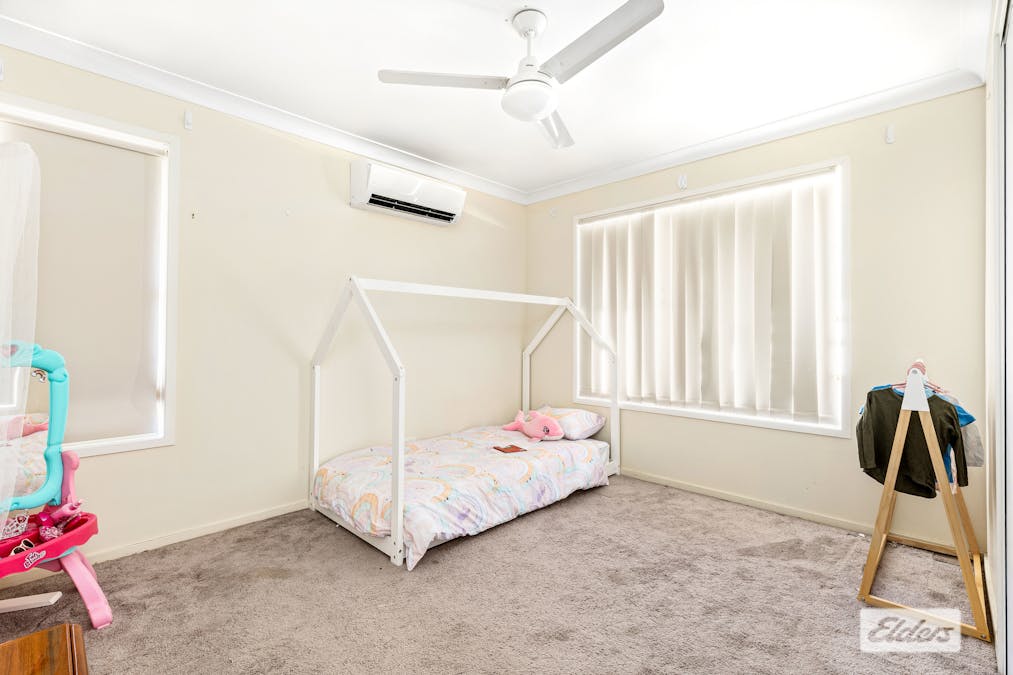 10 Chalmers Crescent, Emerald, QLD, 4720 - Image 16