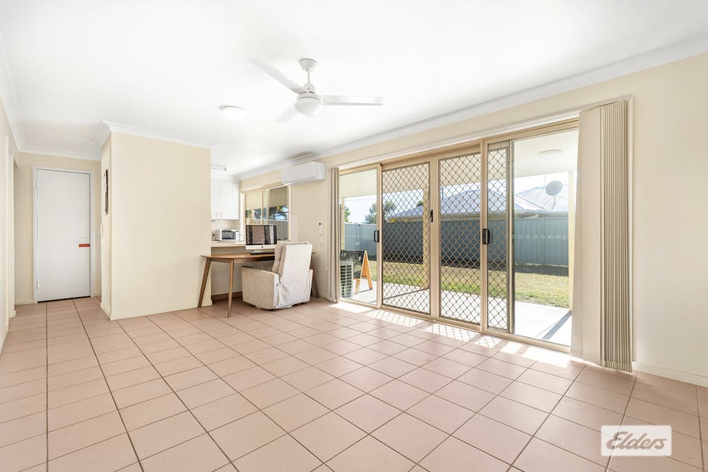 10 Chalmers Crescent, Emerald, QLD, 4720 - Image 10