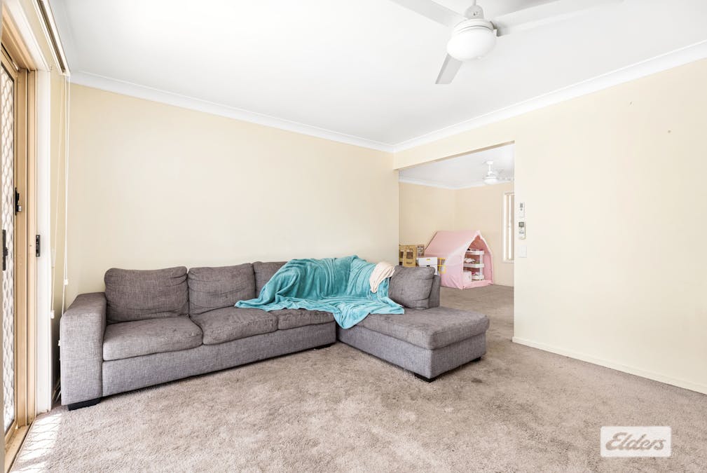 10 Chalmers Crescent, Emerald, QLD, 4720 - Image 5