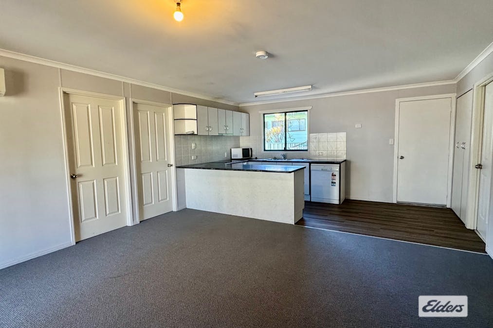 3 Gilbert Place, Emerald, QLD, 4720 - Image 2