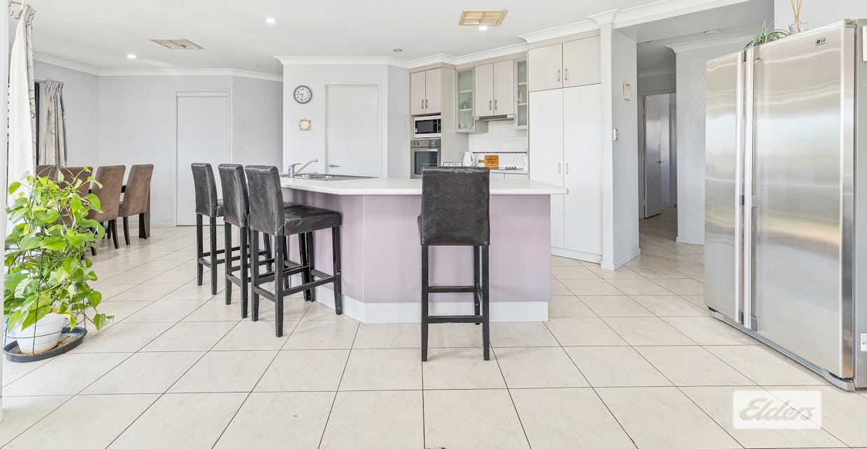 3 Blue Gums Drive, Emerald, QLD, 4720 - Image 4