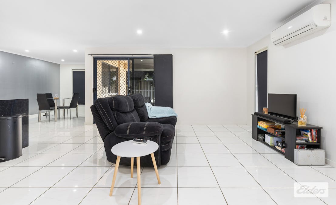 2/28 Saville Street, Emerald, QLD, 4720 - Image 6