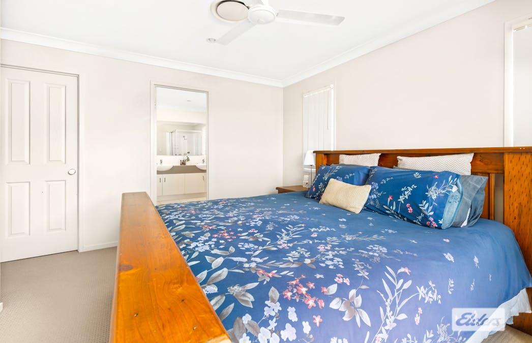 7 Ivers Place, Emerald, QLD, 4720 - Image 11