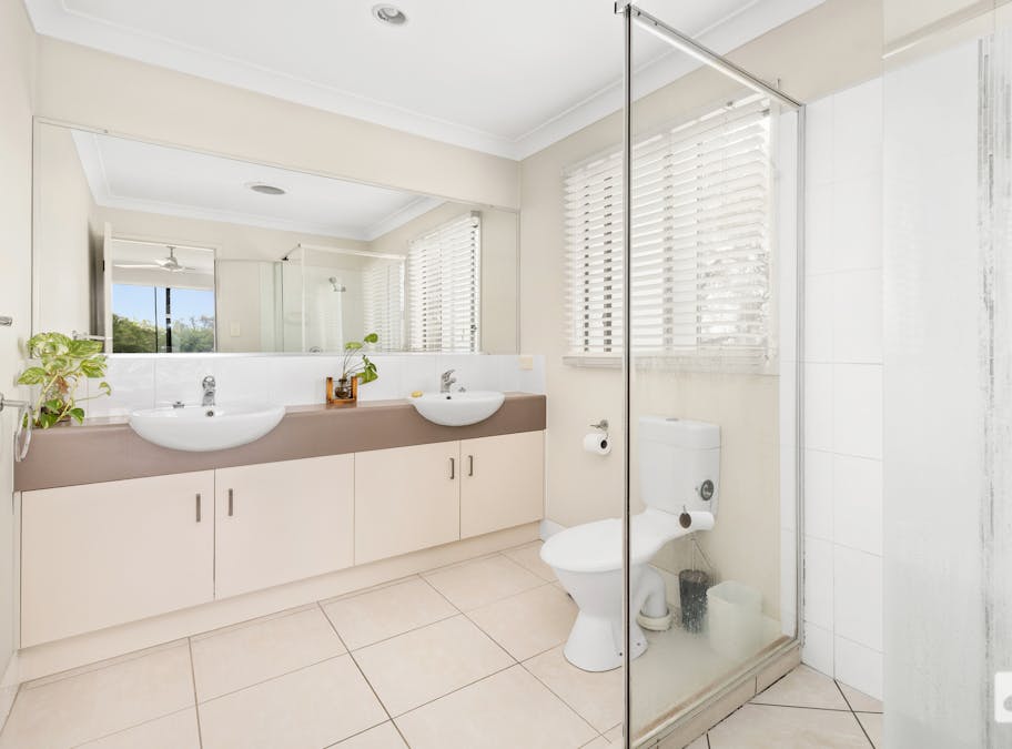 7 Ivers Place, Emerald, QLD, 4720 - Image 12