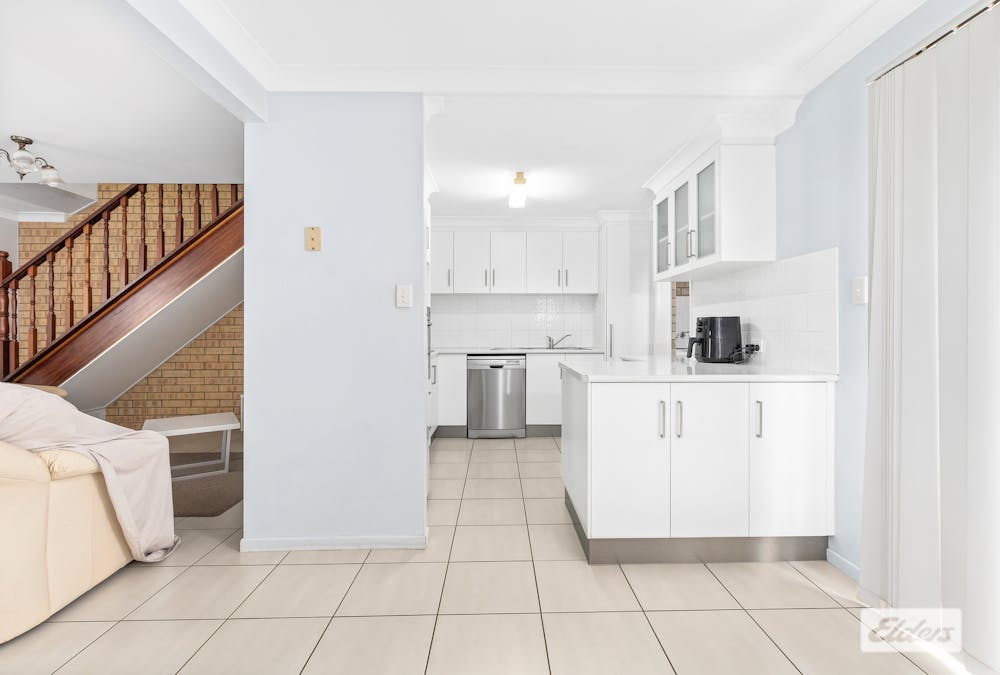 6/143 Egerton Street, Emerald, QLD, 4720 - Image 3