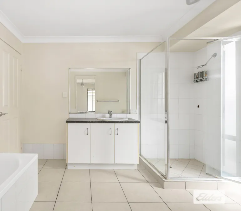 26 Desgrand Street, Emerald, QLD, 4720 - Image 12