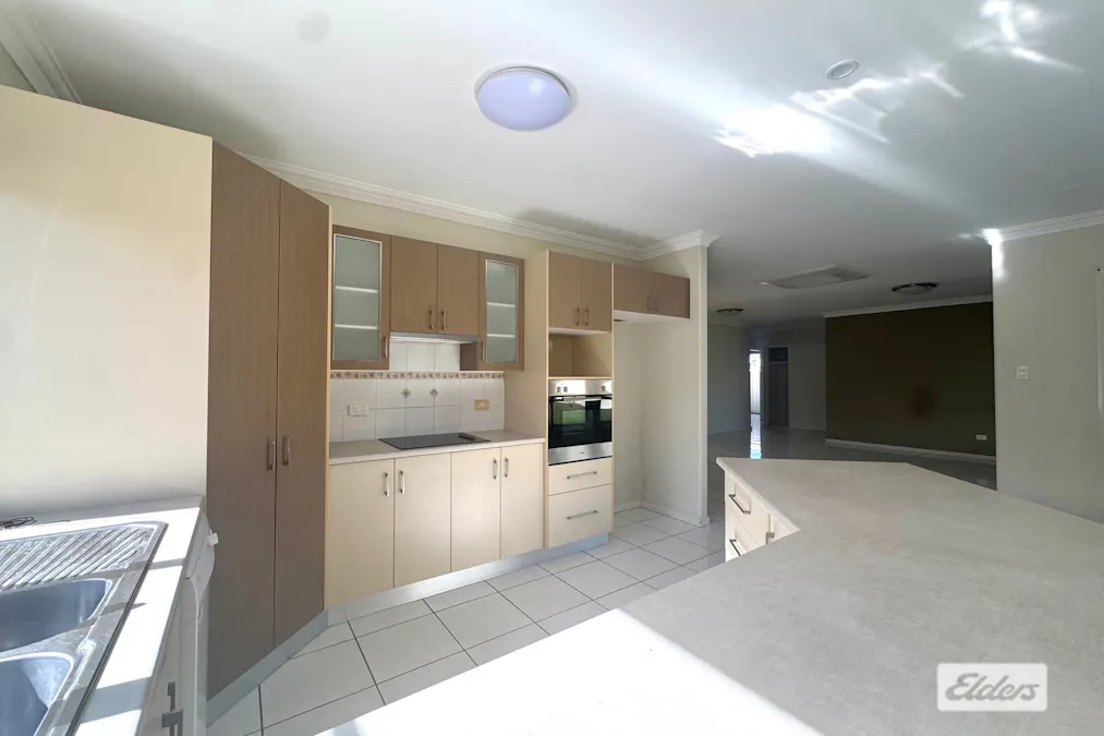 37 Mayfair Drive, Emerald, QLD, 4720 - Image 2